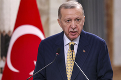 Snimak Erdogana kako se češlja postao hit na društvenim mrežama (VIDEO)