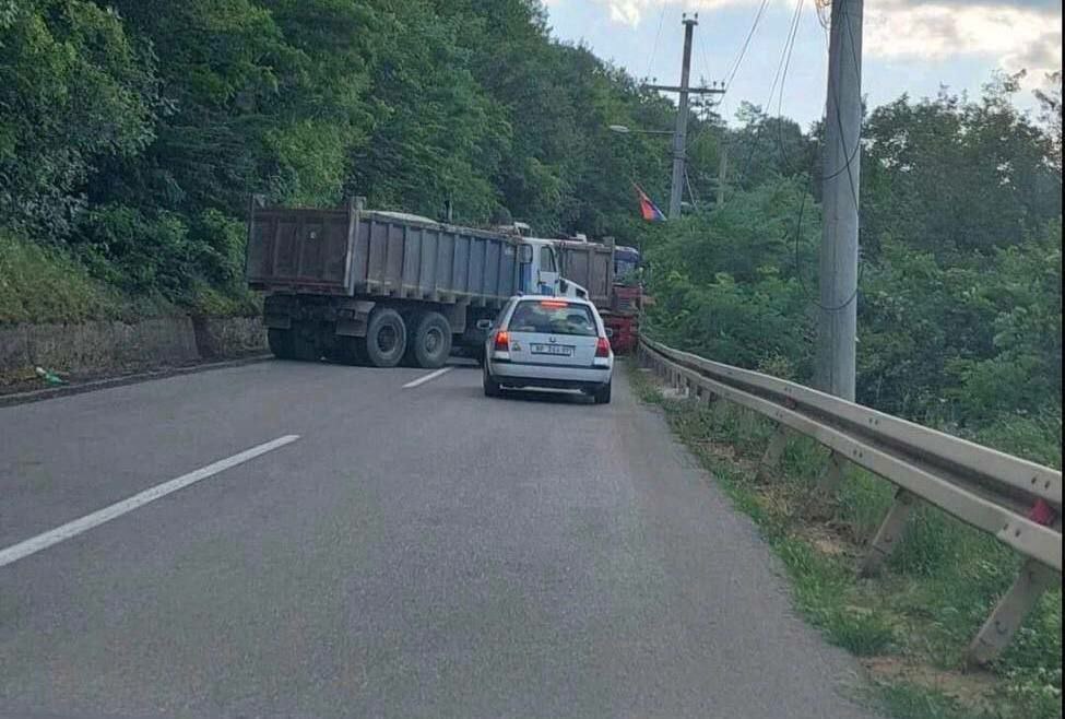 BARIKADE NA KOSOVU /VIDEO/Zatvoreni 