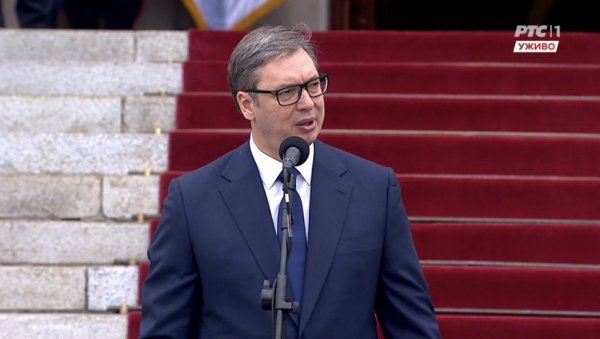 AP: Vučić obećava evropski smjer, nagovijestio sankcije Rusiji