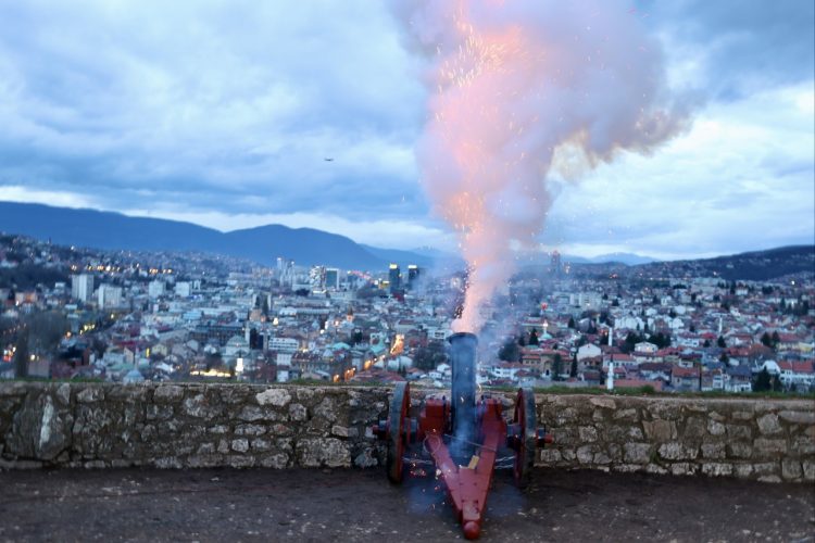 Pucanj topa sa Žute tabije u Sarajevu označio početak ramazana