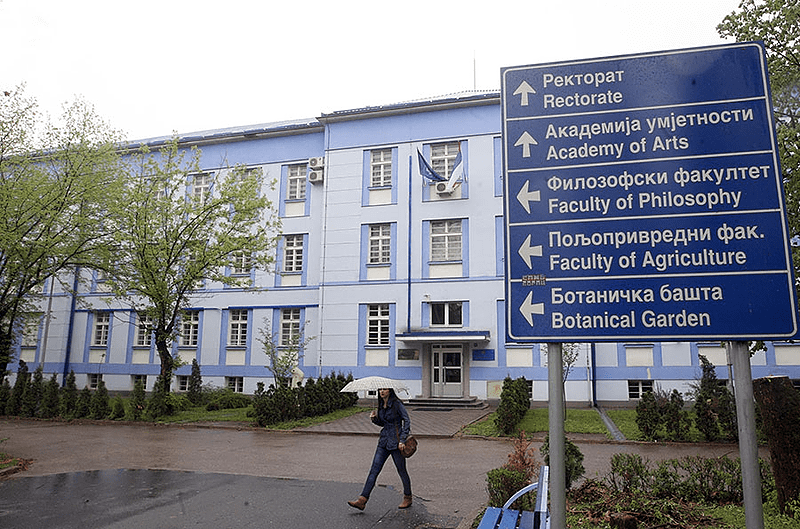 NORMALAN REŽIM RADA NA UNIVERZITETU U BANJALUCI Svi dužni da nose zaštitne maske i rukavice