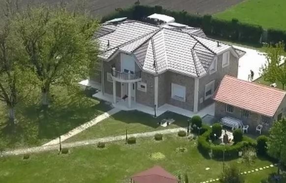PRAVI LUKSUZ Ovo je vila Nataše Bekvalac u kojoj se udala Kaća Grujić (FOTO)