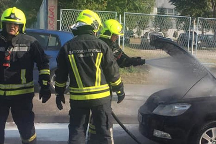 Zapalio se automobil u Banjaluci