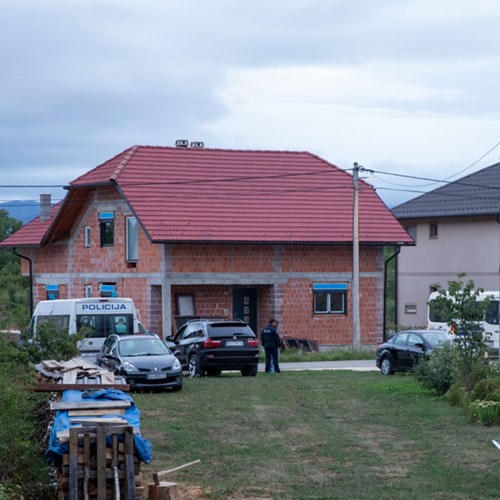 Zatekao ženu i njezinog prijatelja u kući pa ih izbo