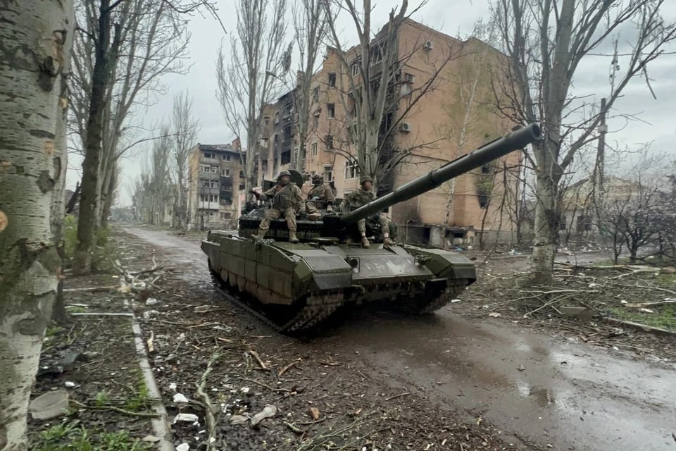 UŽIVO /VIDEO/ Vagnerovci eliminišu sve ispred sebe; U Bahmutu najžešće borbe u 10 godina; Snimci iz Bahmuta; Groblje Wagnera; 