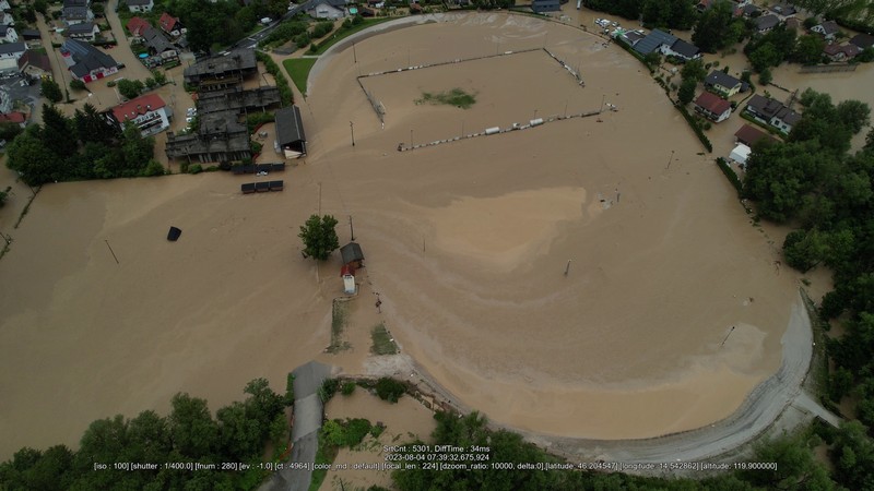 Dramatično u Sloveniji: Bujice nose kuće i automobile (FOTO)