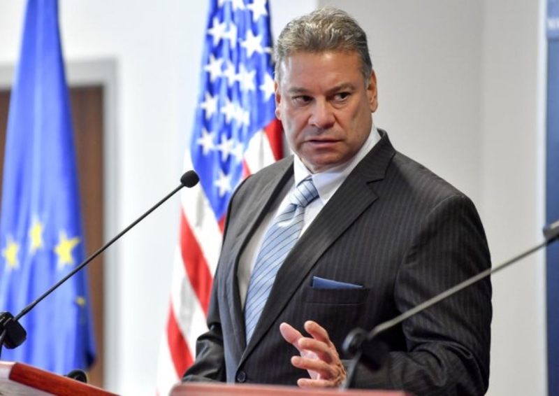 Eskobar o situaciji na Kosovu: Početi razgovore o formiranju zajednice srpskih opština