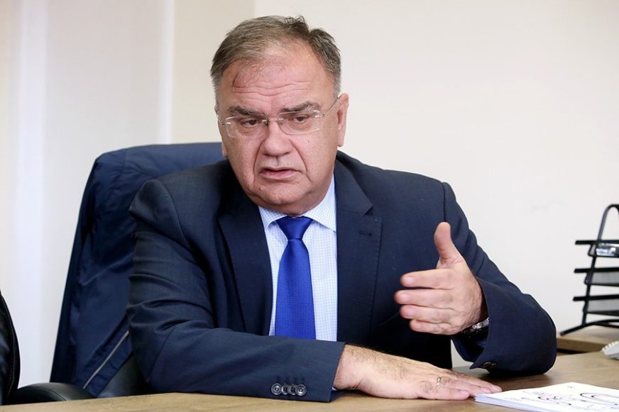 „SRAMOTA ME“ Ivanić oštro osudio Dodikovo ponašanje i dovođenje harmonikaša u Predsjedništvo