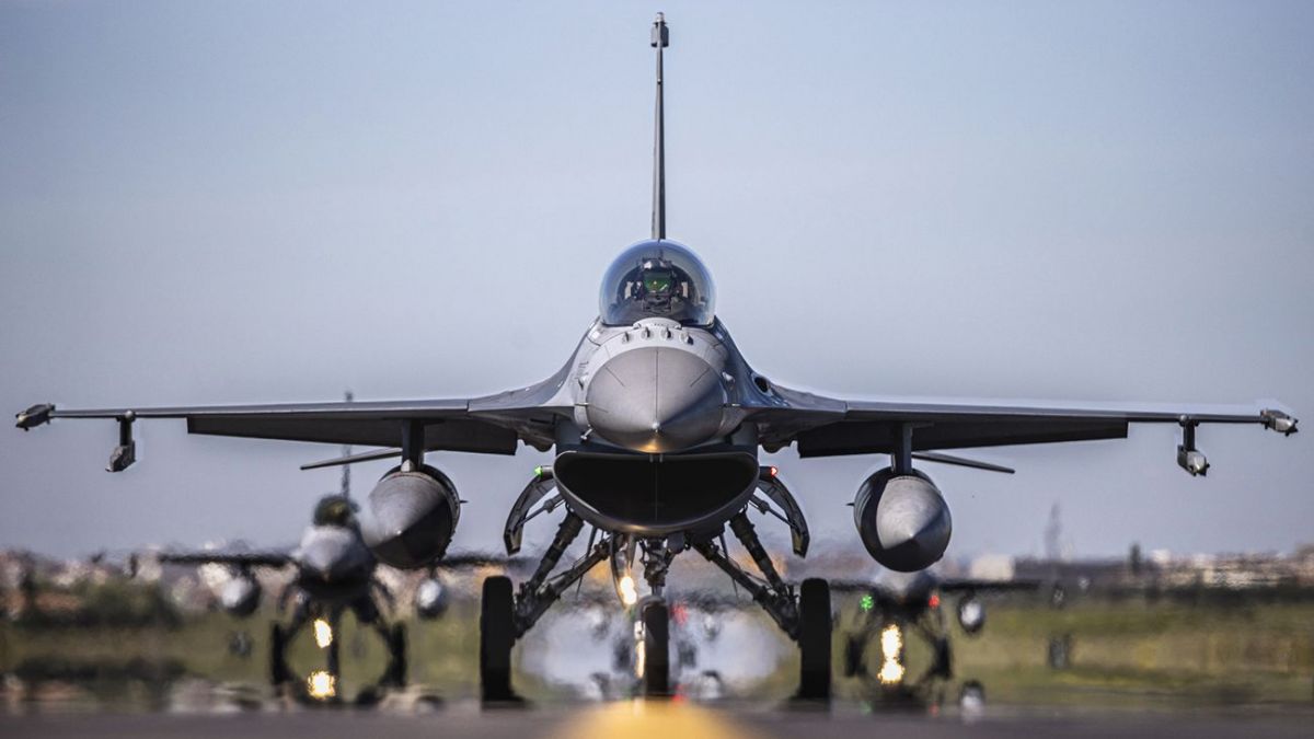 Prvi F-16 stigli u Ukrajinu, već su snimljeni kako lete. 