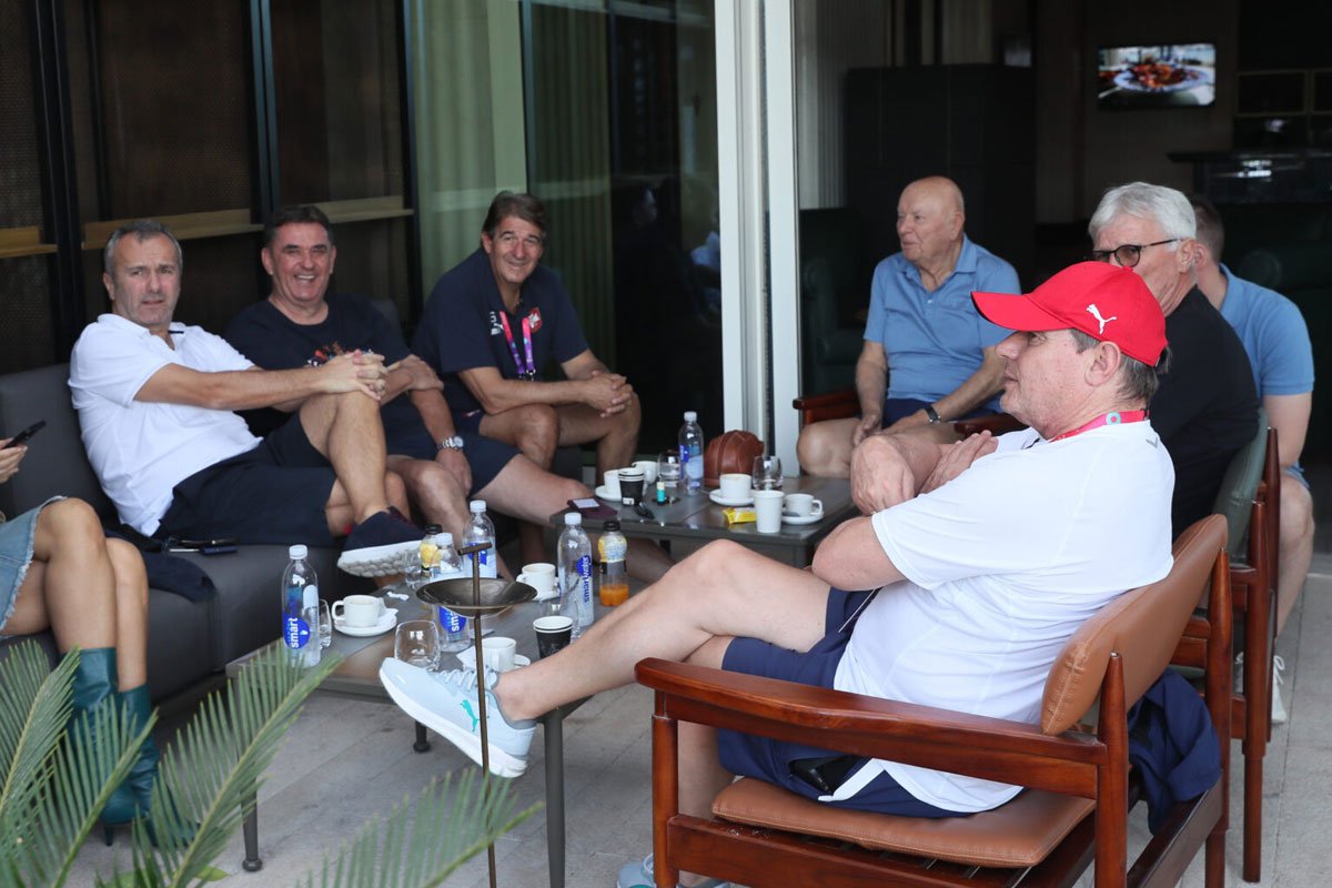 Savićević pružio podršku Piksiju i igračima: Neka u petak igraju za ove sjajne navijače