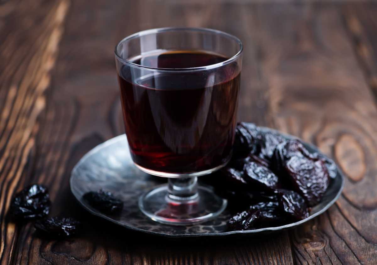  Napitak sa ovim voćem jača kosti u zrelom dobu!