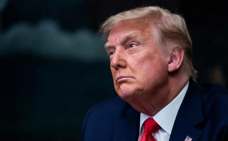 Tramp čuvao tajna dokumenta o Makronu, FBI u njegovoj kući pronašao gomilu povjerljivih papira