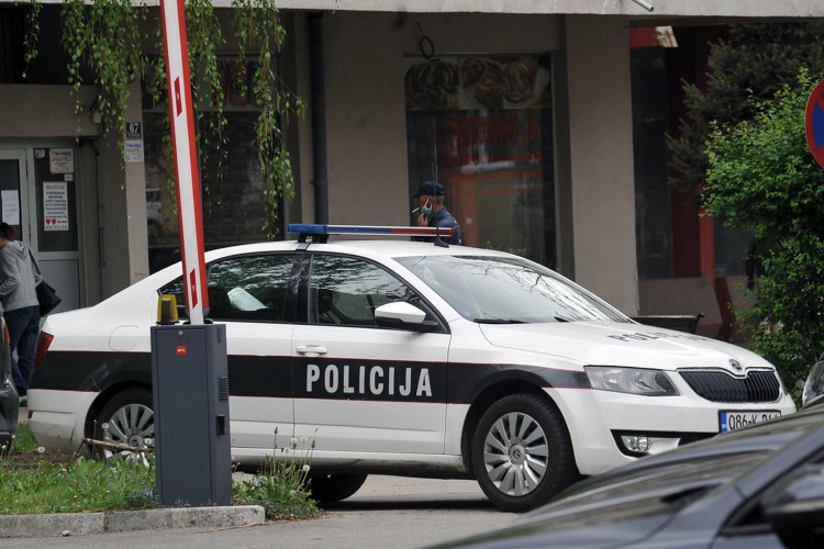 Automobilom udario dvije djevojke, jedna teže povrijeđena