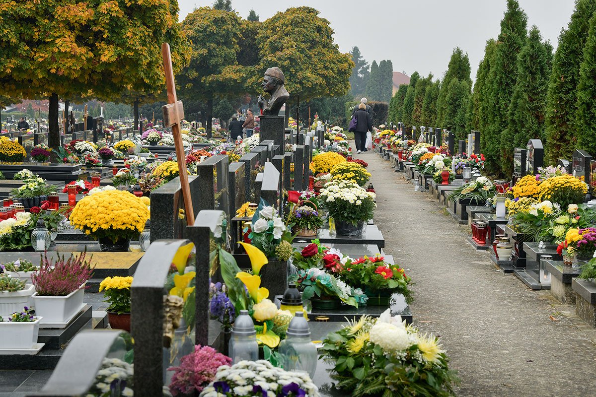 Vandali u Zagrebu otvarali grobnice pajserima: Tražili dragocjenosti
