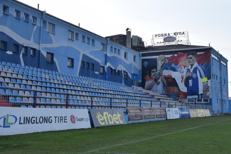 Mural u Piksijevu čast, pored njega Maradona