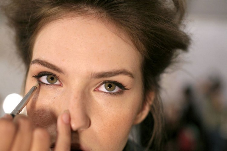 Greške prilikom šminkanja koje čine da izgledamo starije