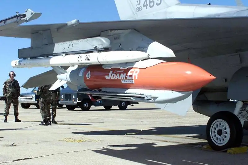 SAD će Ukrajinu snabdjeti specijalnim tragačima za avionske bombe JDAM-ER za 