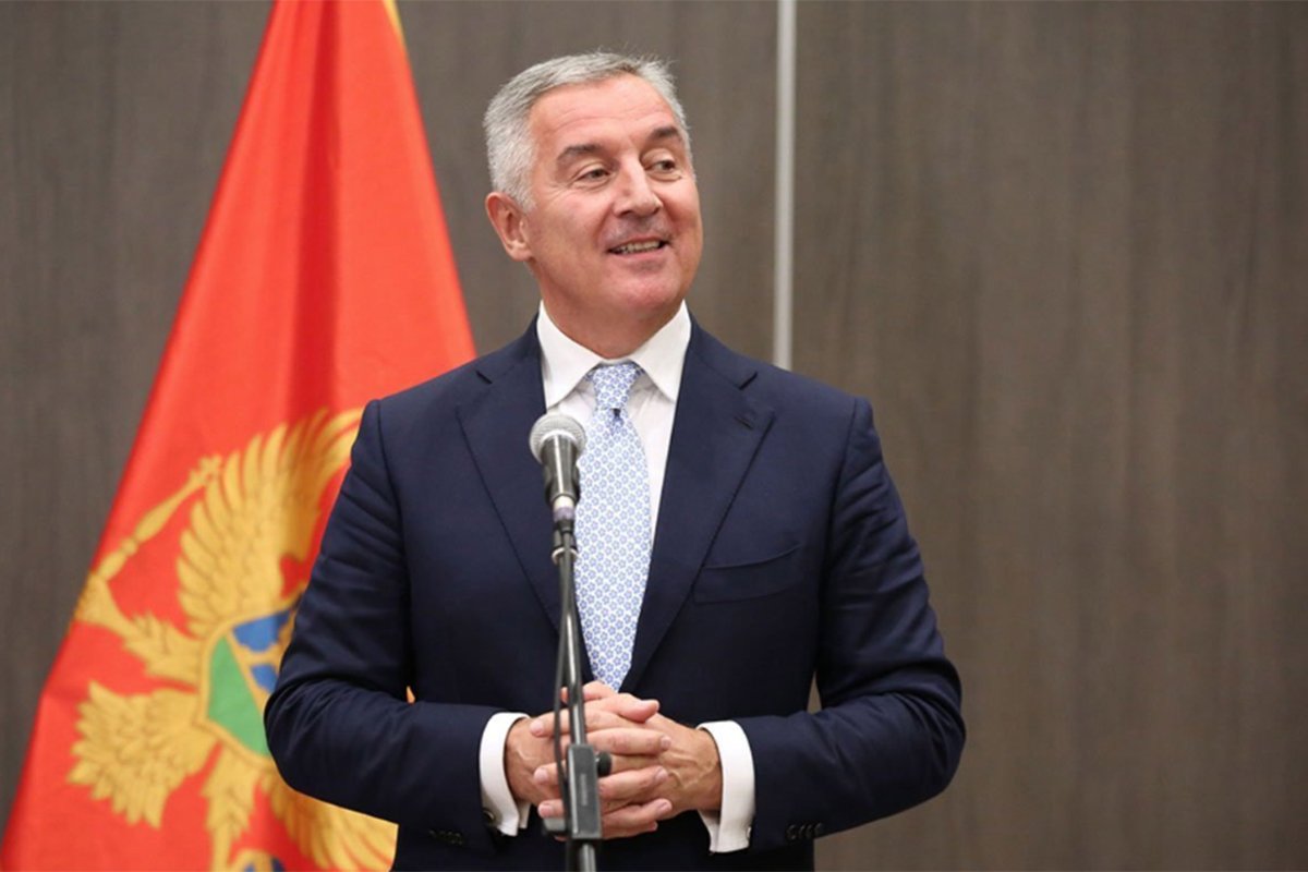 Đukanović podnosi ostavku