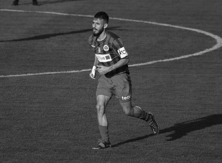 JOŠ JEDNA TRAGEDIJA MEĐU SPORTISTIMA Fudbaler kolabirao na utakmici i preminuo! 