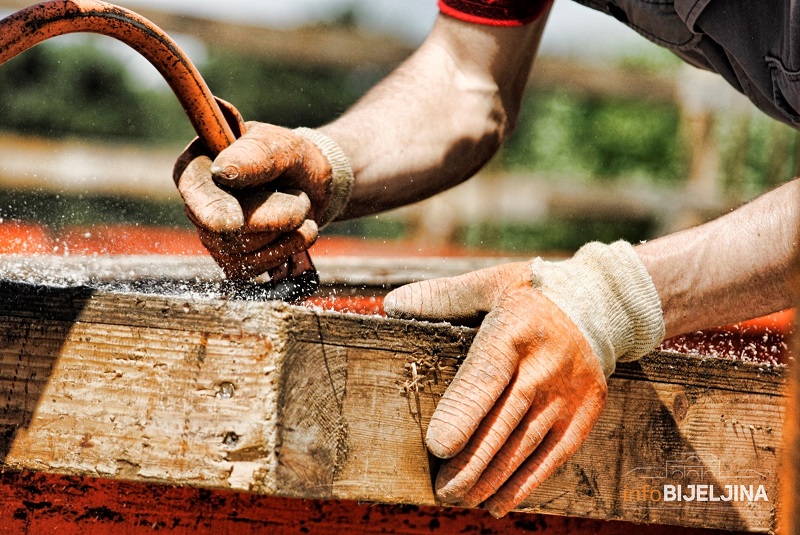 SAMO VEĆOM PLATOM GAZDA ČUVA RADNIKA: Rast primanja i zbog poreskog rasterećenja