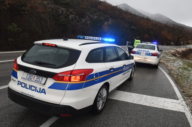 Hrvatska policija spasila migrante od utapanja u Savi