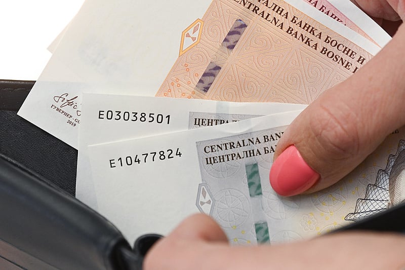 Objavljeni novi podaci o prosječnim platama u BiH: Zaposleni u jednom sektoru daleko najplaćeniji