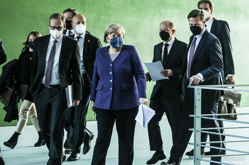 NJEMAČKA se ZAKLJUČAVA za NEVAKCINISANE