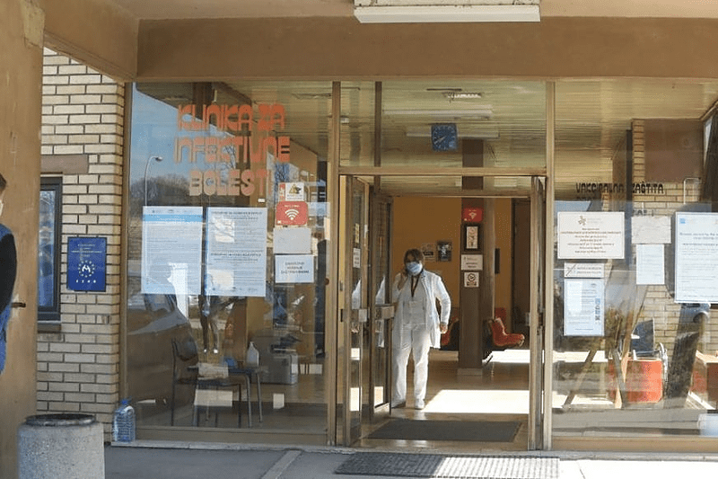 ŠERANIĆ OBIŠAO UKC SRPSKE Hospitalizovano 455 oboljelih od korone, preko 50 pacijenata na respiratorima