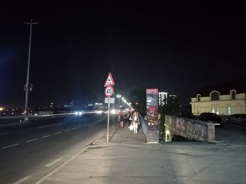 Maloljetnica skočila sa Brankovog mosta: Preživjela je pad na beton