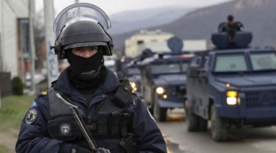 KRIZA NA KOSOVU: Rosu u pripravnosti; Očekuje se zauzimanje napuštenih stanica policije; Priština upozorena