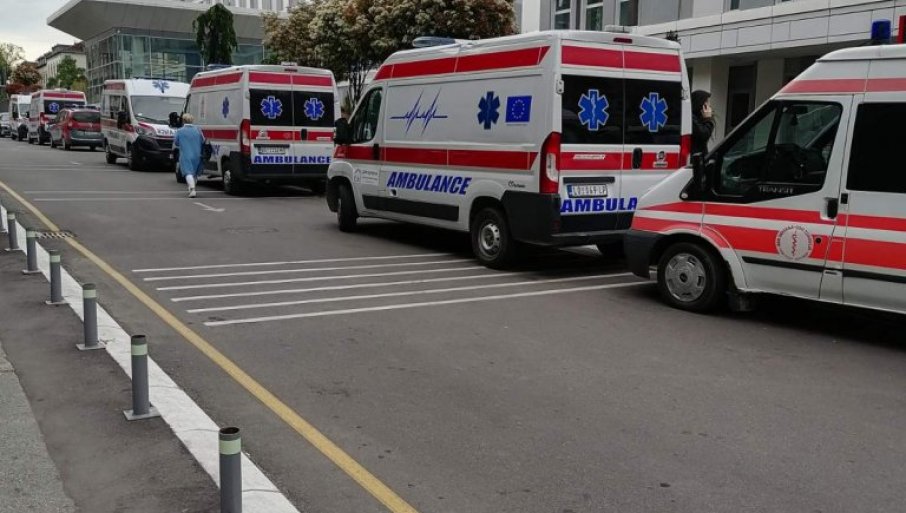 VANREDNO STANJE U URGENTNOM: Izvoze pacijente sa prijema, povrijeđenima se bore za život