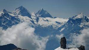 Olupina aviona nađena poslije 54 godine u glečeru u Alpima