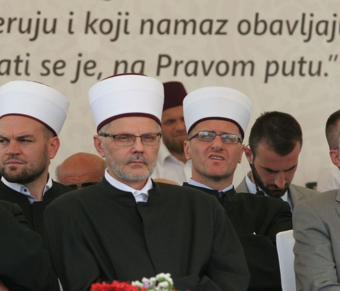 STIGAO ODGOVOR! Je li muslimanima dozvoljeno da im se presadi srce svinje!? 