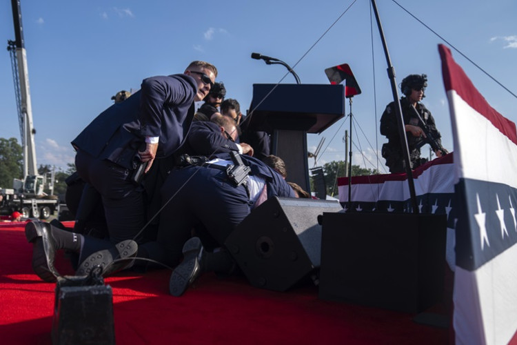 Napad na Trampa: Dvoje mrtvih, jedna osoba u kritičnom stanju (VIDEO)