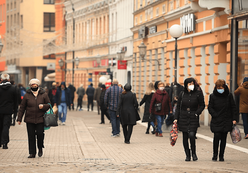 PREDNJAČE LJUDI SREDNJE ŽIVOTNE DOBI Na korona virus pozitivan svaki osmi testirani u protekla 24 časa