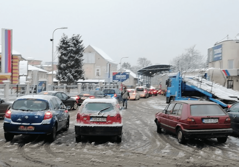 Gradiška: na prelazak granice čekanje do jutra