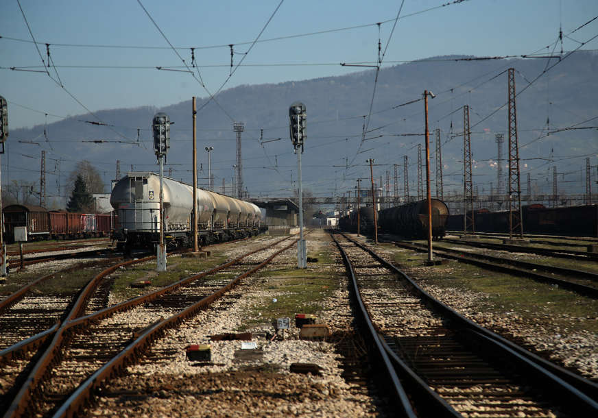 TUGA DO NEBA Preminuo dječak (7) kojeg je udario voz kod Banjaluke