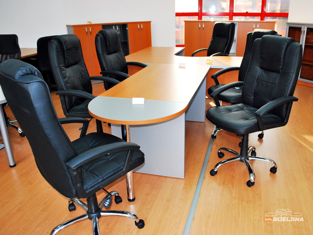 PLJUŠTE OTKAZI U KANADI Više hiljada nevakcinisanih suspendovano ili otpušteno sa posla