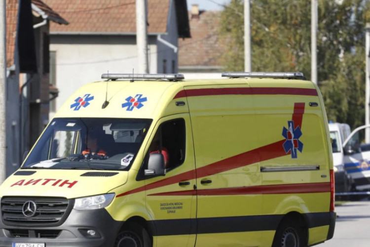 Radnik komunalnog preduzeća povrijeđen u eksploziji bombe