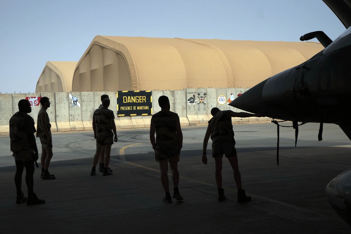 Francuski ambasador napustio Niger