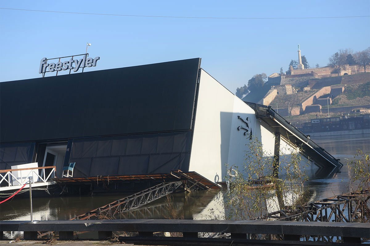 Pritvor osumnjičenima za incident na splavu koji je potonuo