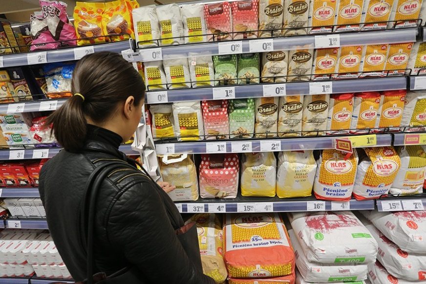 U STRAHU OD NESTAŠICE! Građani Srpske NEMILICE KUPUJU brašno