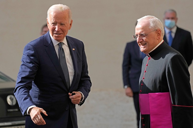 Papa se sastao sa Bajdenom