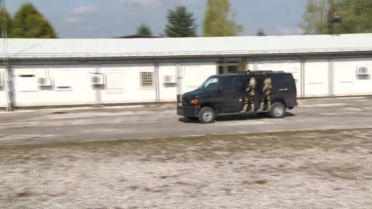 Uhapšen muškarac, prijetio da će pucati iz zolje na bazu EUFOR-a u Butmiru