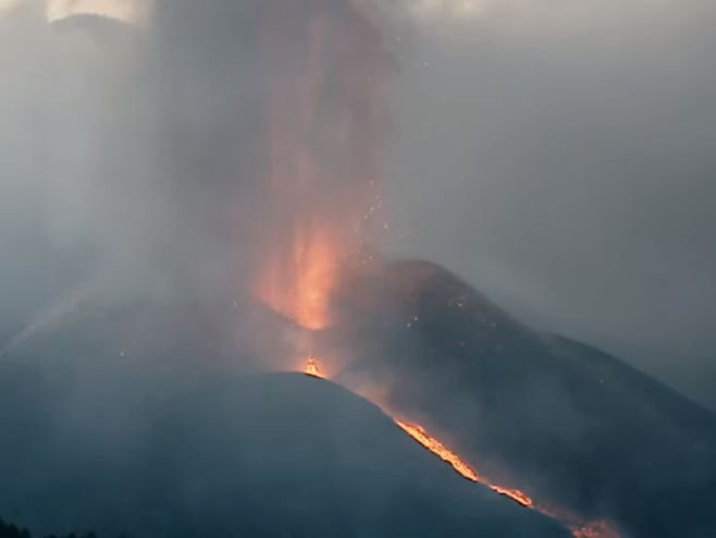 VULKAN BJESNI: Lava uništava kuće na La Palmi