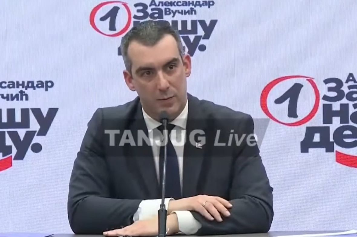 DEBILNO Političar iz Srbije tražio pitanja novinara, a sala potpuno prazna! /VIDEO/