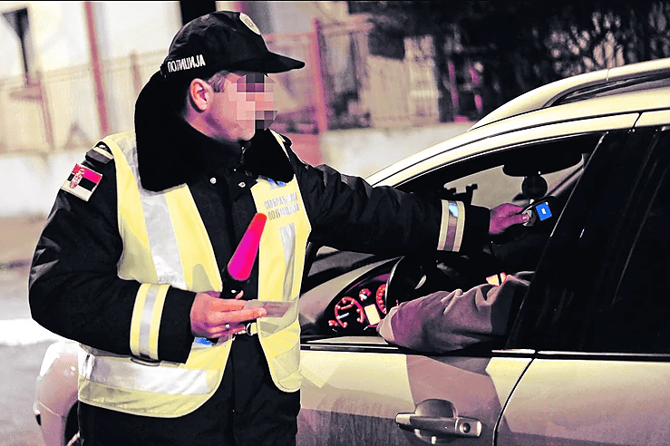 PIJAN UPRAVLJAO AUTOMOBILOM Državljanin BiH u Srbiji vozio sa tri promila alkohola, osuđen na 3.250 KM i 20 dana zatvora