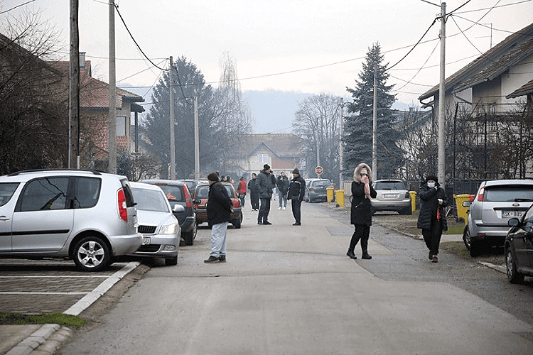 Šta treba da uradite ako vozite auto tokom zemljotresa