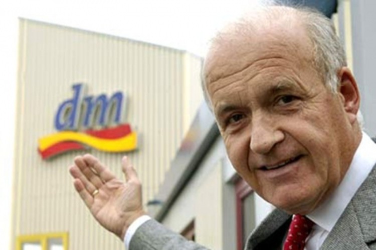 SA 28 GODINA OTAC GA IZBACIO IZ KUĆE Umro osnivač 