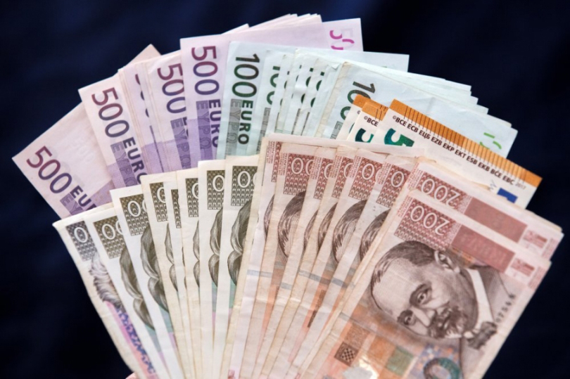 Euro zvanična valuta u Hrvatskoj od naredne godine
